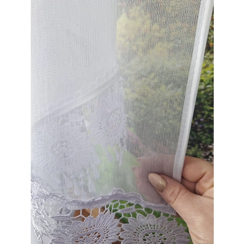 Gotowa firanka z gipiurą 300x110 cm M688
